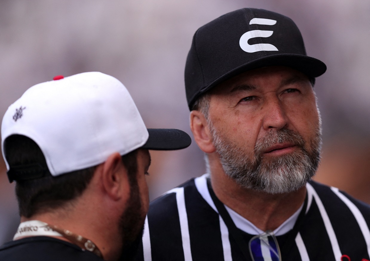 Augusto Melo e ex-dirigentes do Corinthians viram réus no caso da Vai de Bet