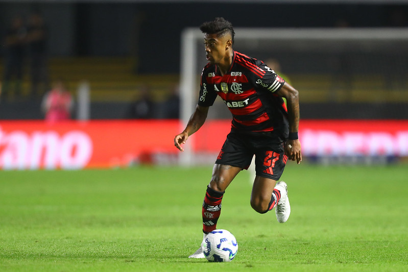 Flamengo obtém efeito suspensivo e Bruno Henrique é liberado para atuar