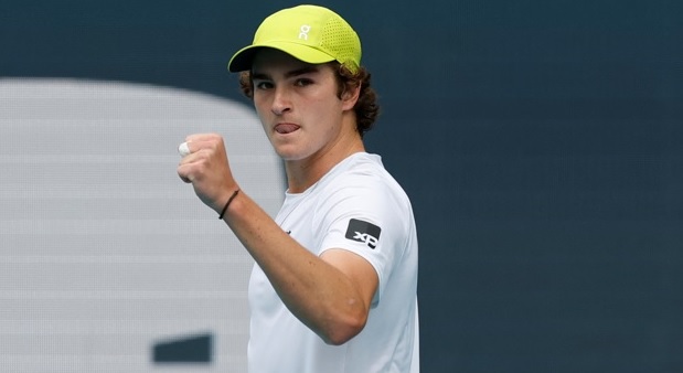 João Fonseca atinge 48ª posição do ranking da ATP e tem melhor colocação da carreira
