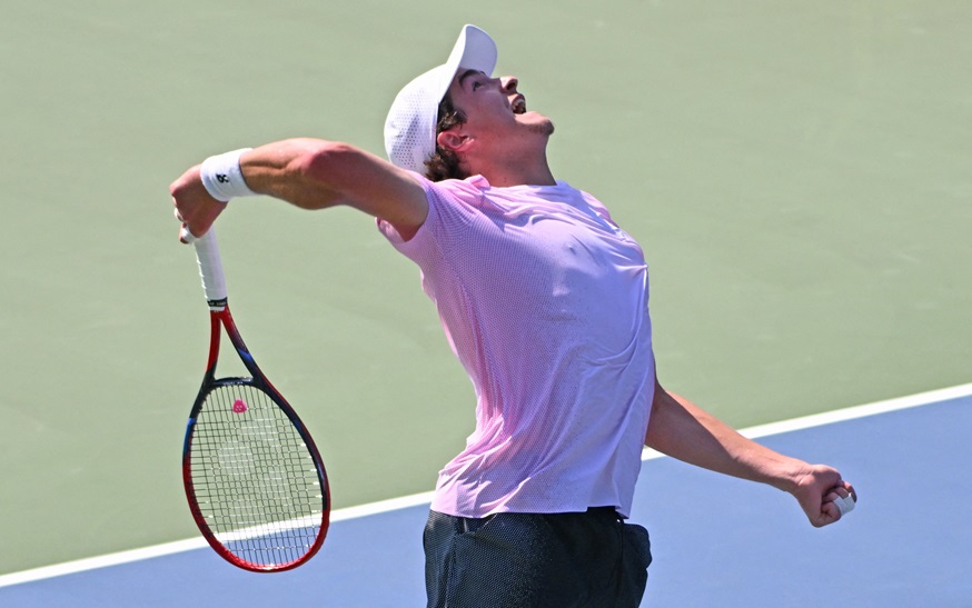 Fonseca sofre, mas busca virada e estreia com vitória sobre chinês em Cincinnati