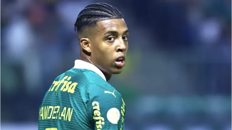 Palmeiras topa saída de Vanderlan e aguarda novo LE; Verdão prepara oferta por Matheus Reis, do Sporting