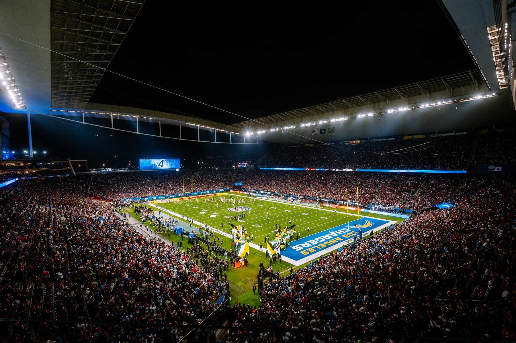 Jogo da NFL leva mais de 47 mil torcedores ao estádio do Corinthians