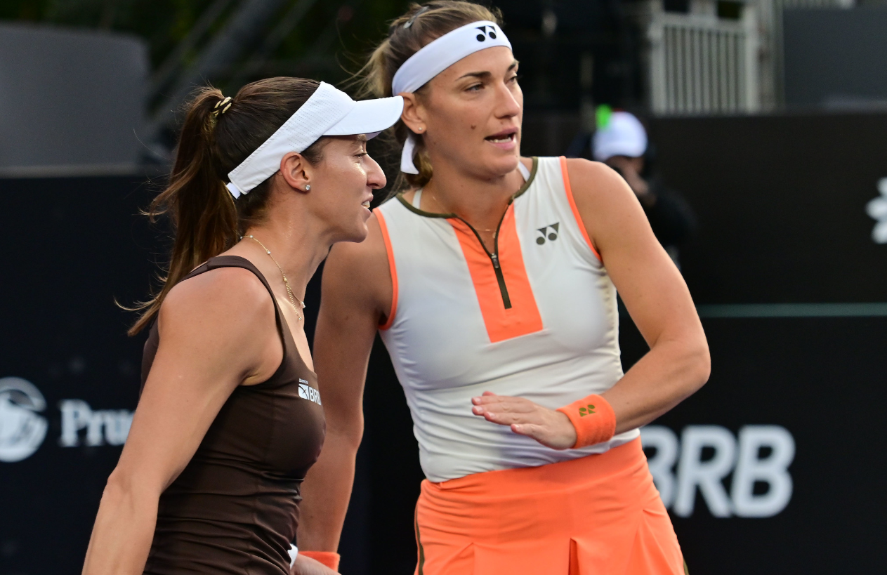 Luisa Stefani é campeã de duplas do WTA 500 de Tóquio e embala para disputa do Finals