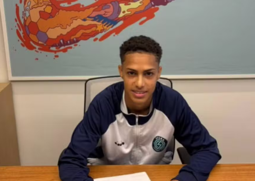 Jovem de 14 anos é vendido na maior negociação sub-16 da história do futebol nacional