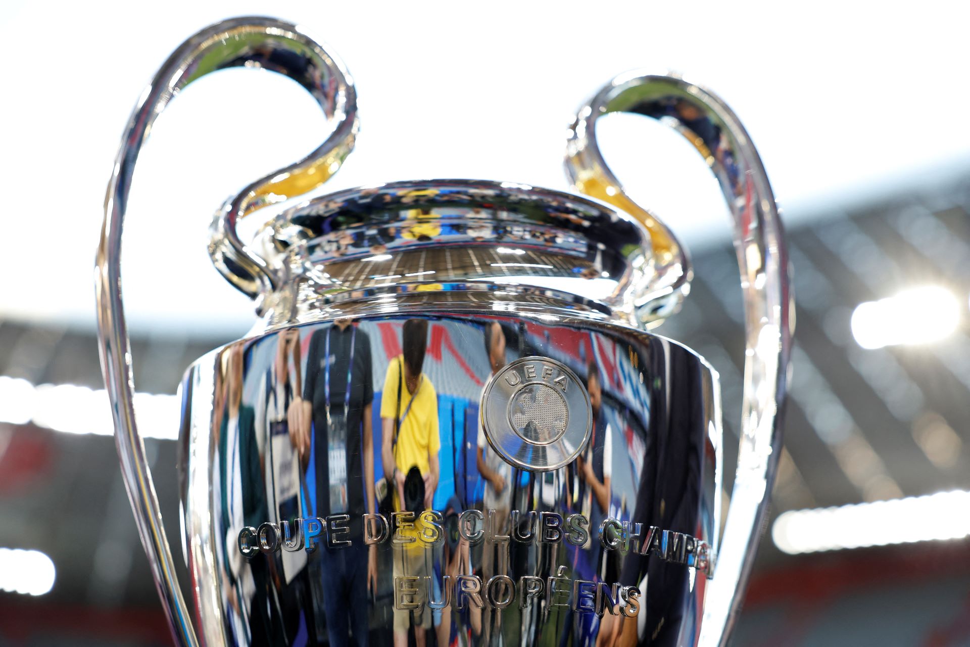 Netflix deve disputar direitos de transmissão da Champions League a partir de 2027