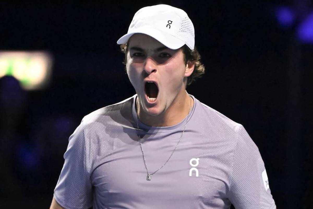 Fonseca descarta preocupação com lesão nas costas e revela quando irá raspar o cabelo