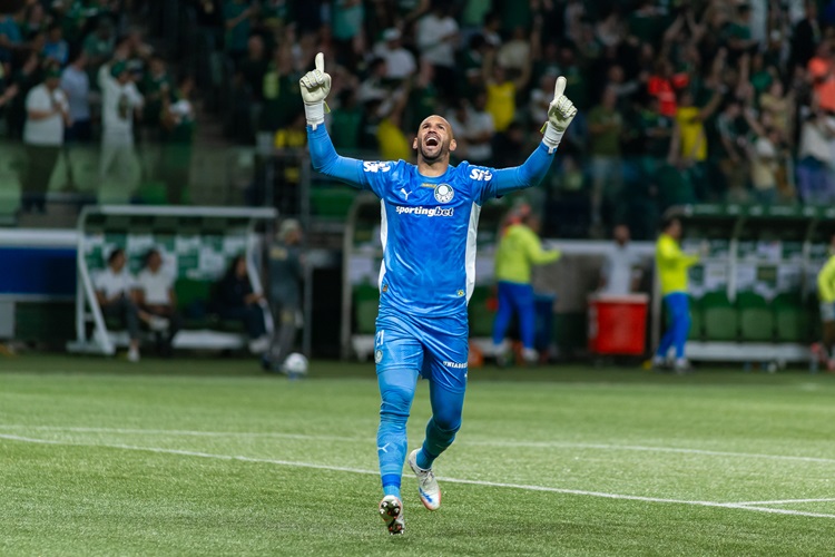 Fábio, John e Weverton são indicados para seleção da temporada