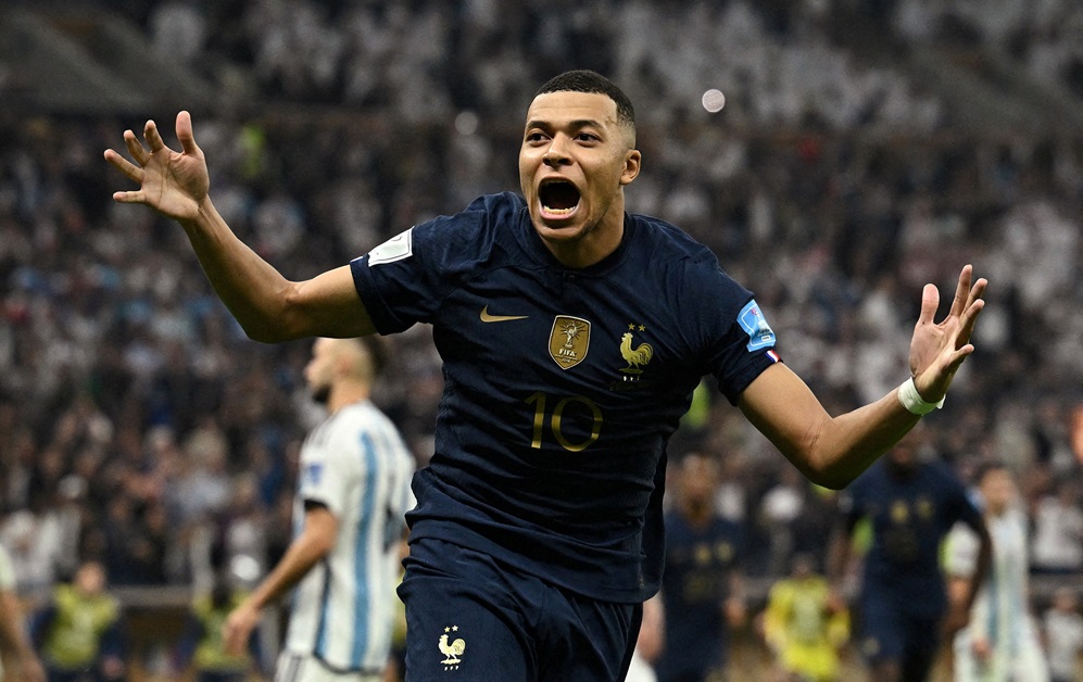 Tribunal determina que PSG pague mais de R$ 390 milhões a Mbappé em disputa salarial
