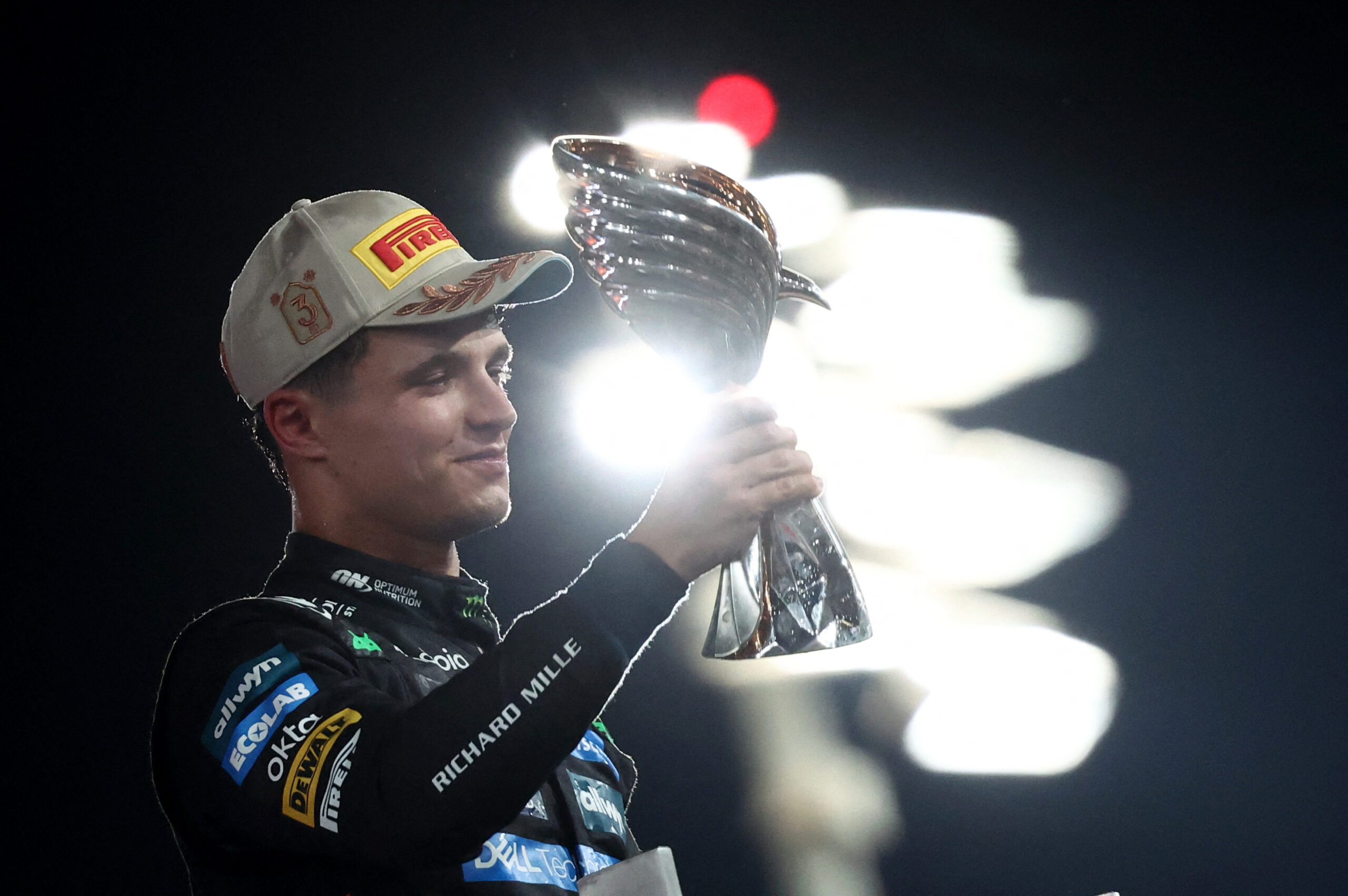 Lando Norris é campeão da F1 por apenas 2 pontos à frente de Verstappen