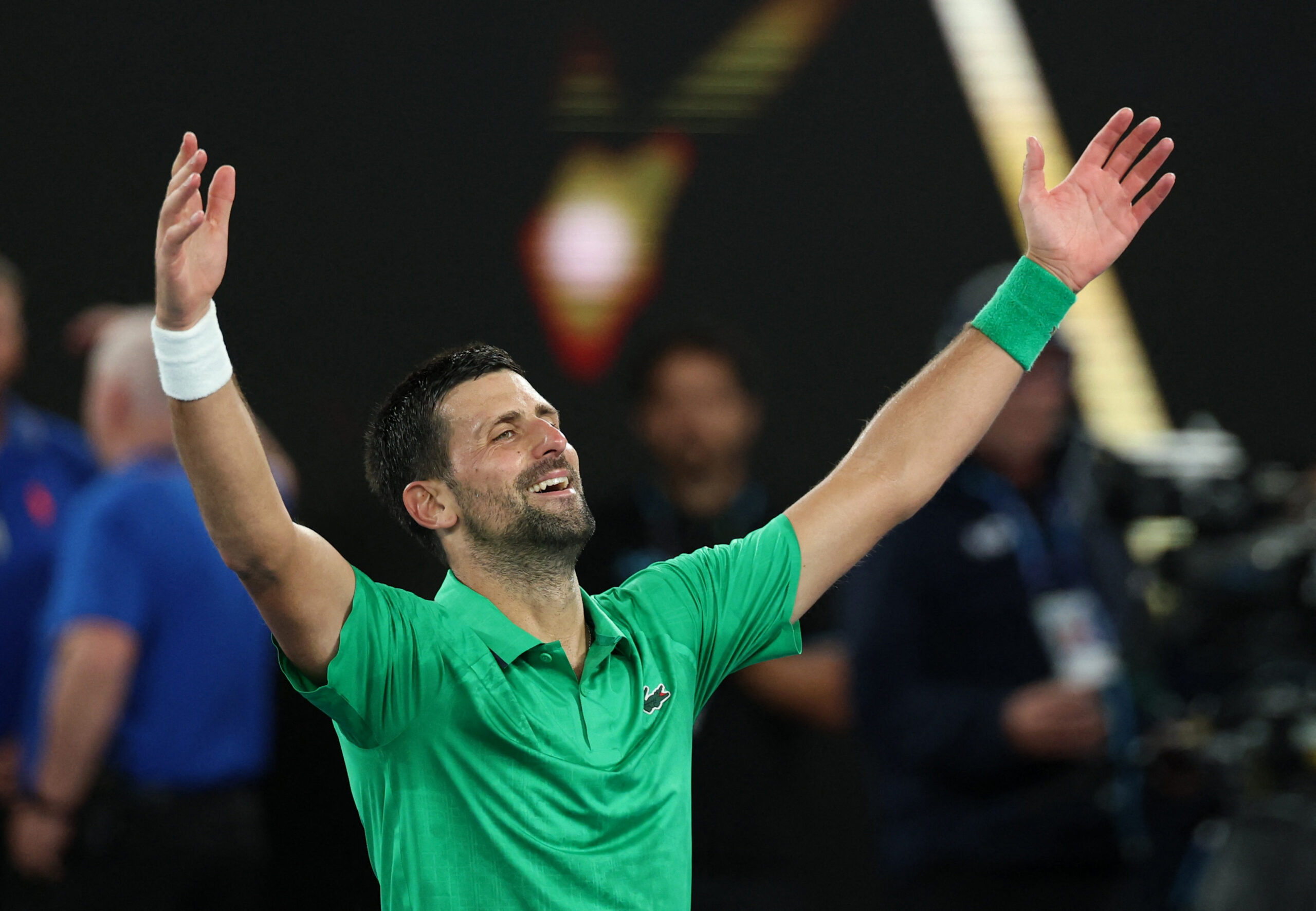 Djokovic vira sobre Sinner e chega à 11ª final de Australian Open contra Alcaraz