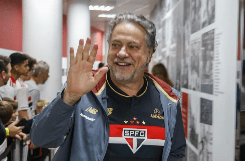 Júlio Casares renuncia à presidência do São Paulo após avanço de impeachment