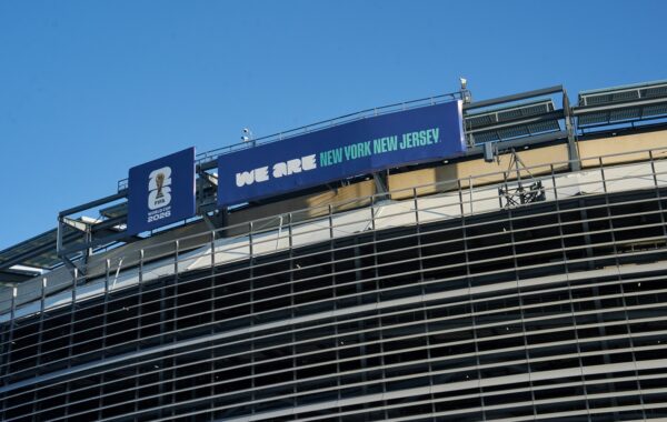 torcedores pedem até R$ 11 milhões por ingresso em site oficial