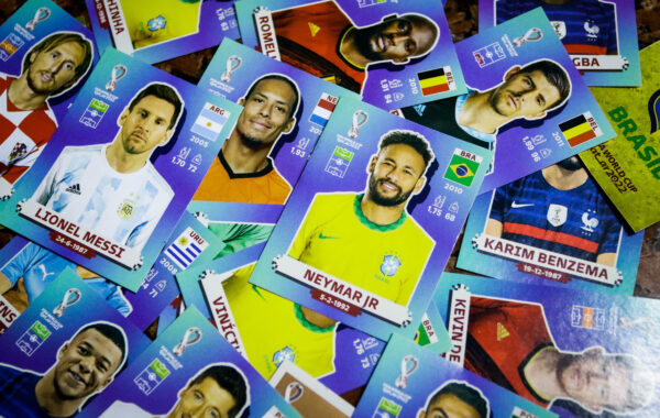 Febre das figurinhas movimenta milhões às vésperas da Copa de 2026