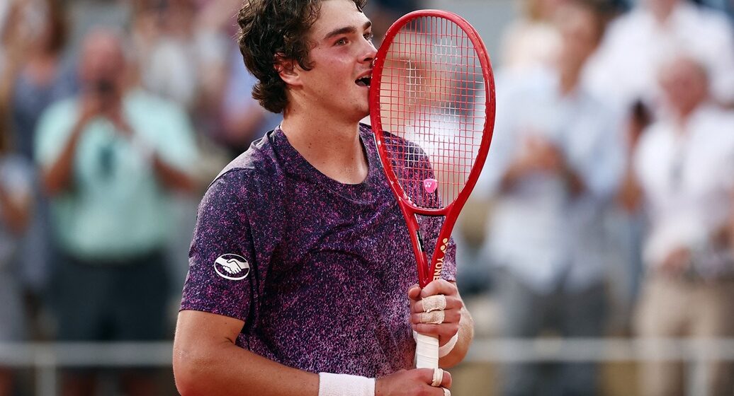 Jornalistas estrangeiros se rendem a João Fonseca em Roland Garros